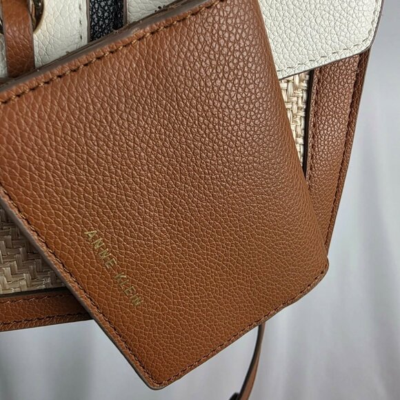 Anne Klein White & Brown Woven Crossbody w/ Detachable Wallet Pouch! - Picture 9 of 14
